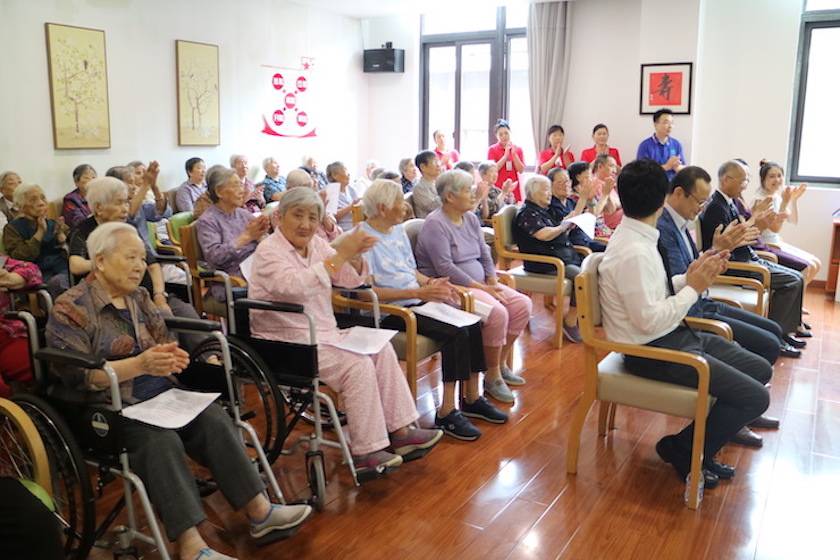 凯发k8国际首页登录乐器爱心捐赠行动——将琴声带进和养临汾养护院